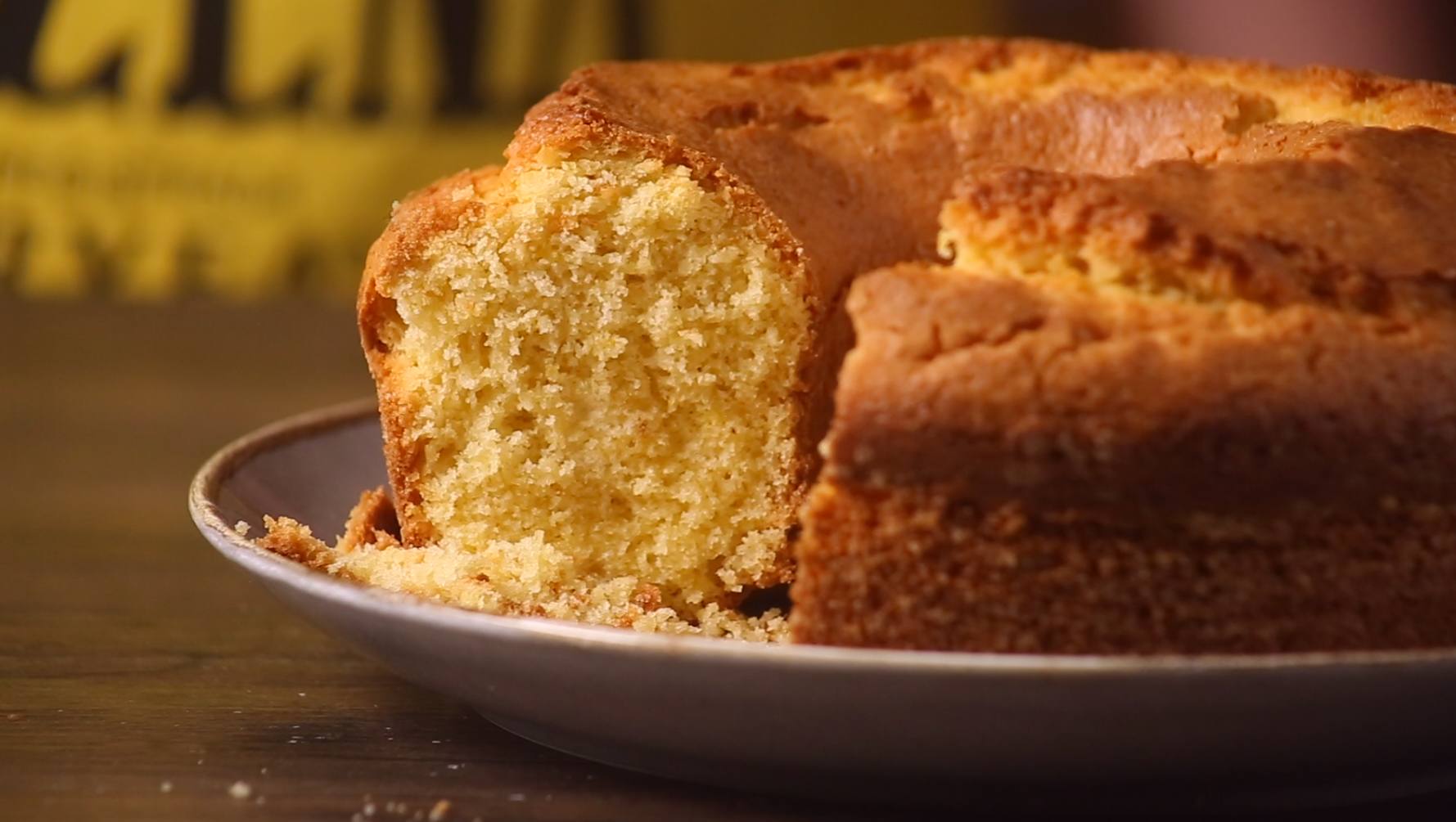 SEM TRIGO - BOLO DE MILHO DE LATINHA FOFINHO E MOLHADINHO FEITO NO  LIQUIDIFICADOR - Receitas de Pai 