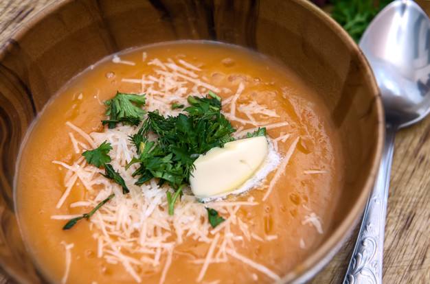 Sopa crema de calabaza y parmesano