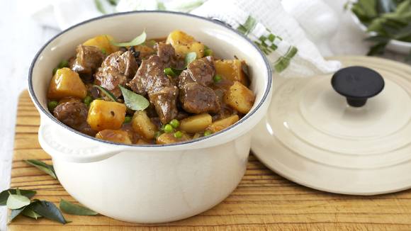 Tasty Mutton, Pea and Potato Curry