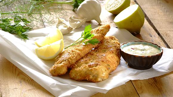 Crunchy Crumbed Fish with Tartare Sauce