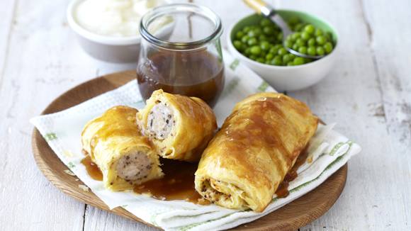 Easy Sausage Rolls with Mash and Gravy