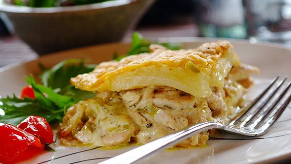 Creamy Potato Bake with Chicken, Leeks and Bacon