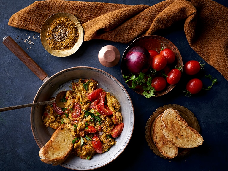 Curried Tomato Scrambled Eggs