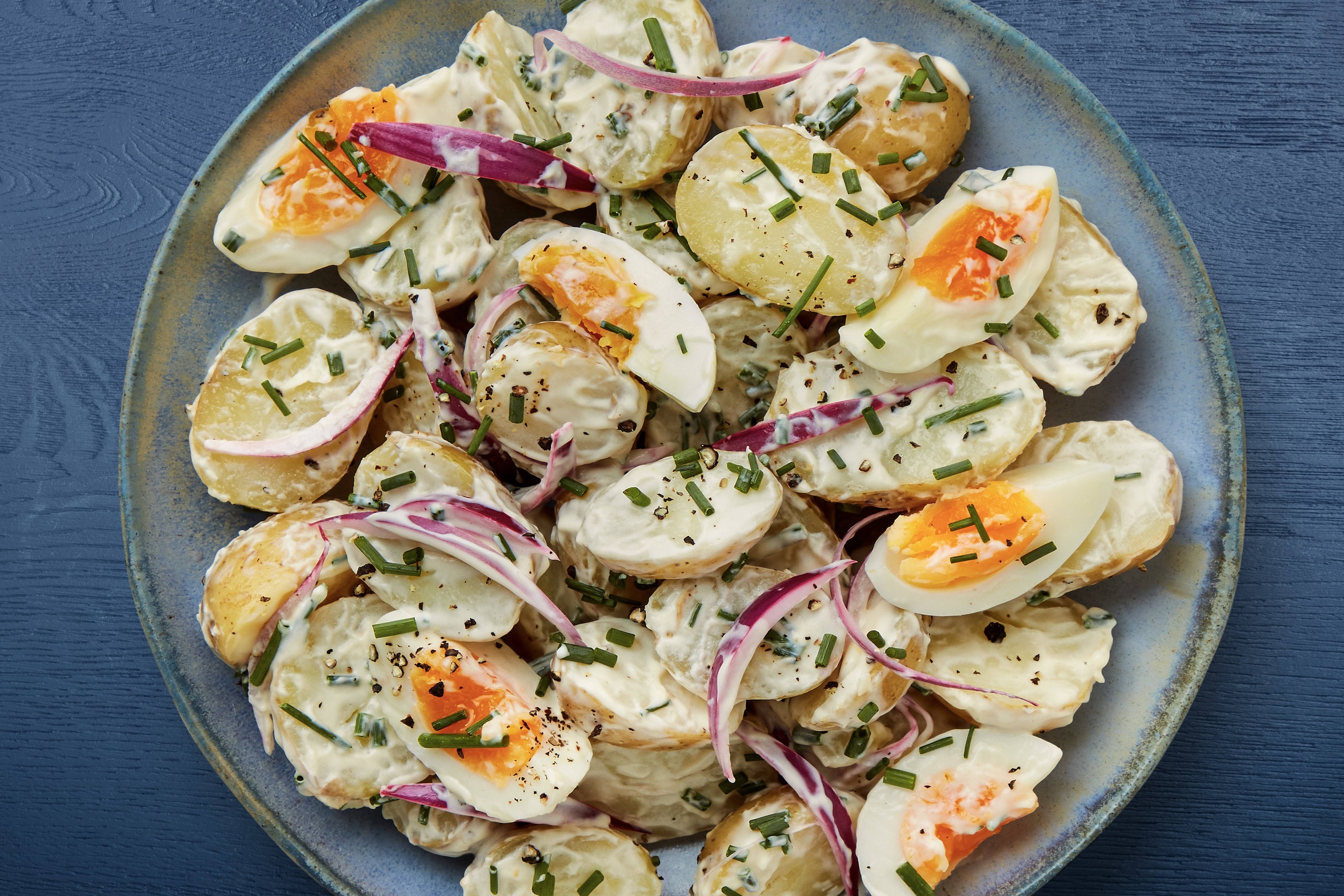 OPSKRIFT PÅ KARTOFFELSALAT MED ÆG