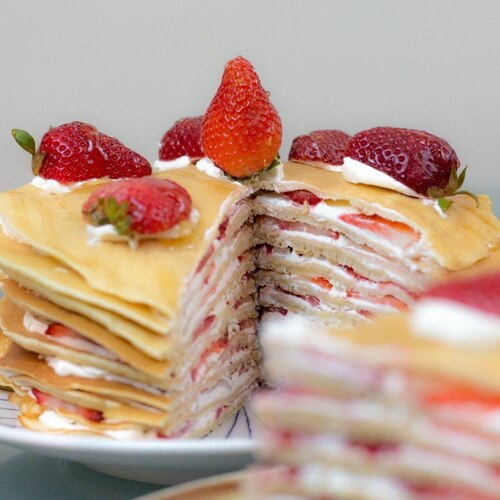 Pastel de crepas con fresas | Recepedia