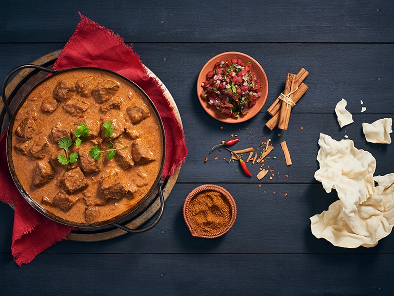 Slow-Cooked Creamy Beef and Tomato Curry