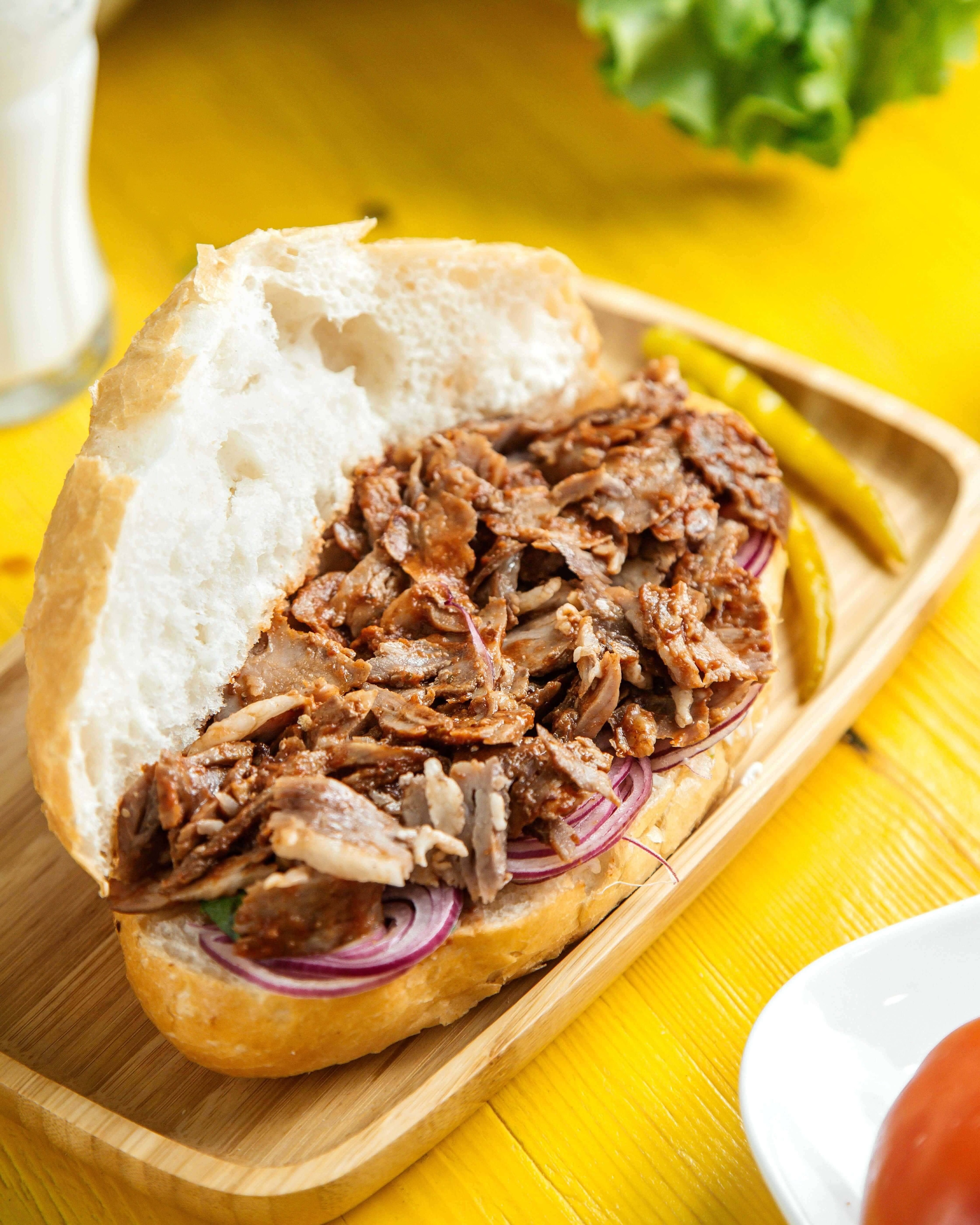 Receta Navideña: Pernil de cerdo al horno con salsa y pan