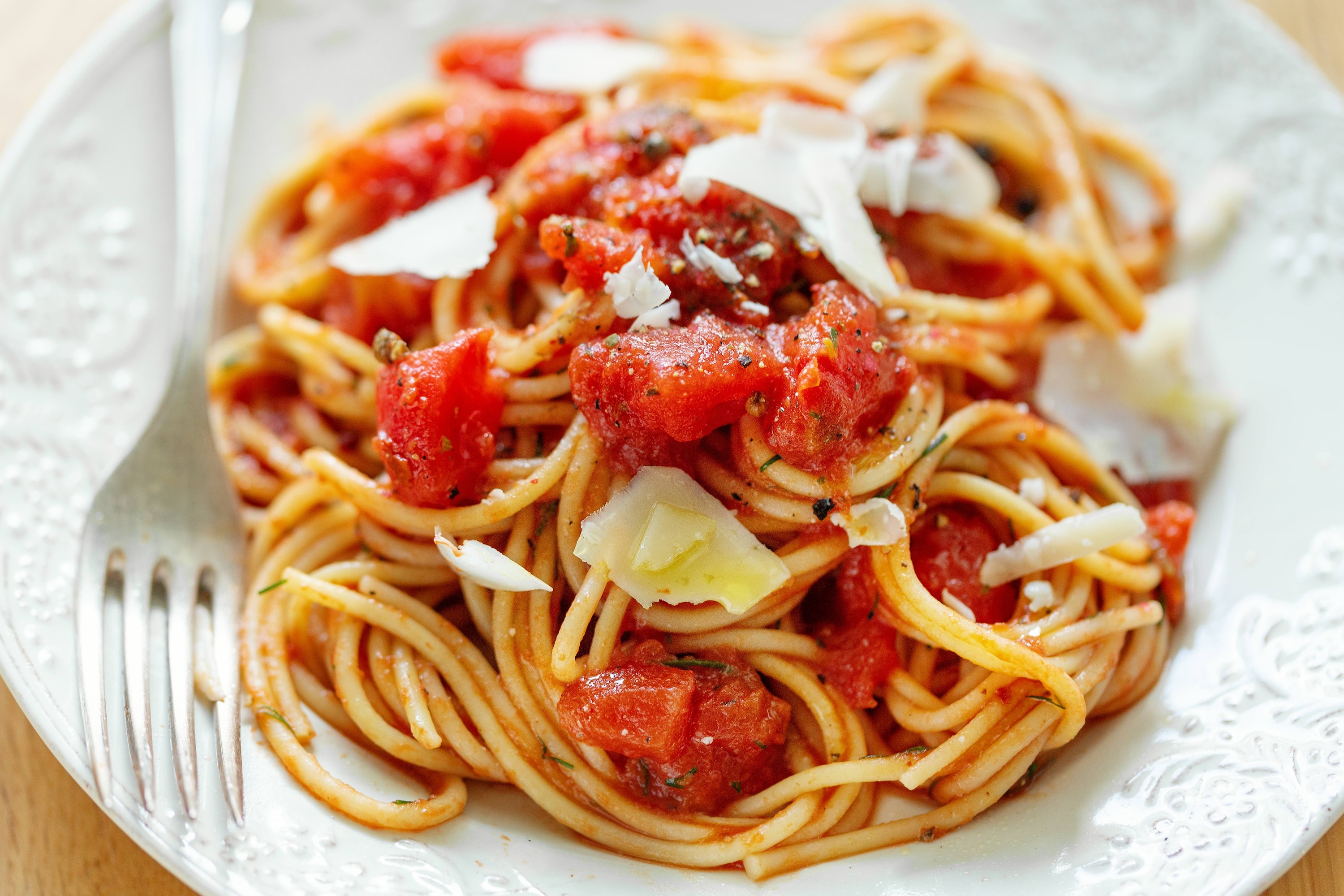Spaghetti con Tomate Cherry y Salsa de Aceitunas Negras