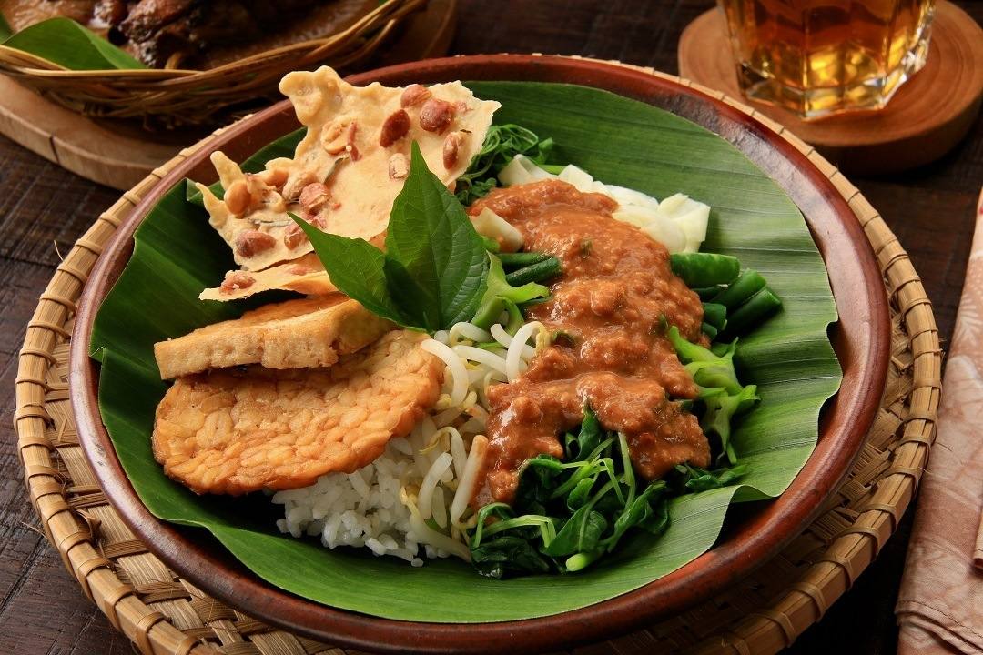 Resep Nasi Pecel Madiun, Pilihan Makan Siang yang Sehat