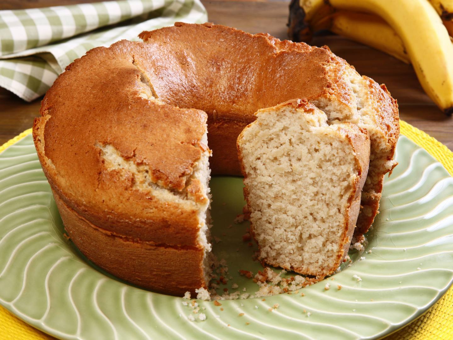 Bolo de banana simples no liquidificador - Fácil