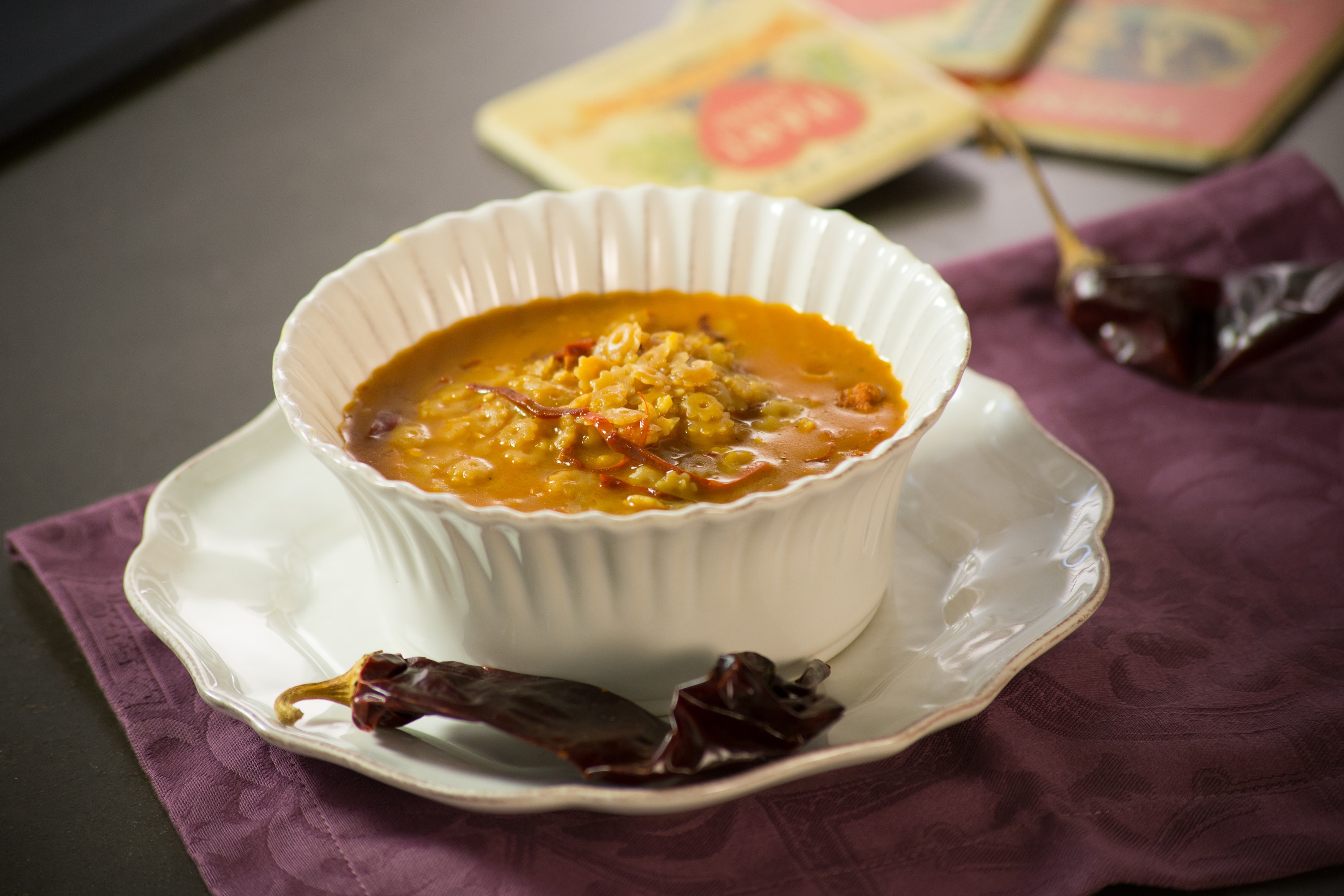 Sopa de Estrellas con Chorizo y Chile Guajillo | Recepedia