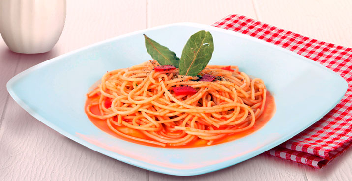 Espagueti en Salsa de Pimiento Rojo