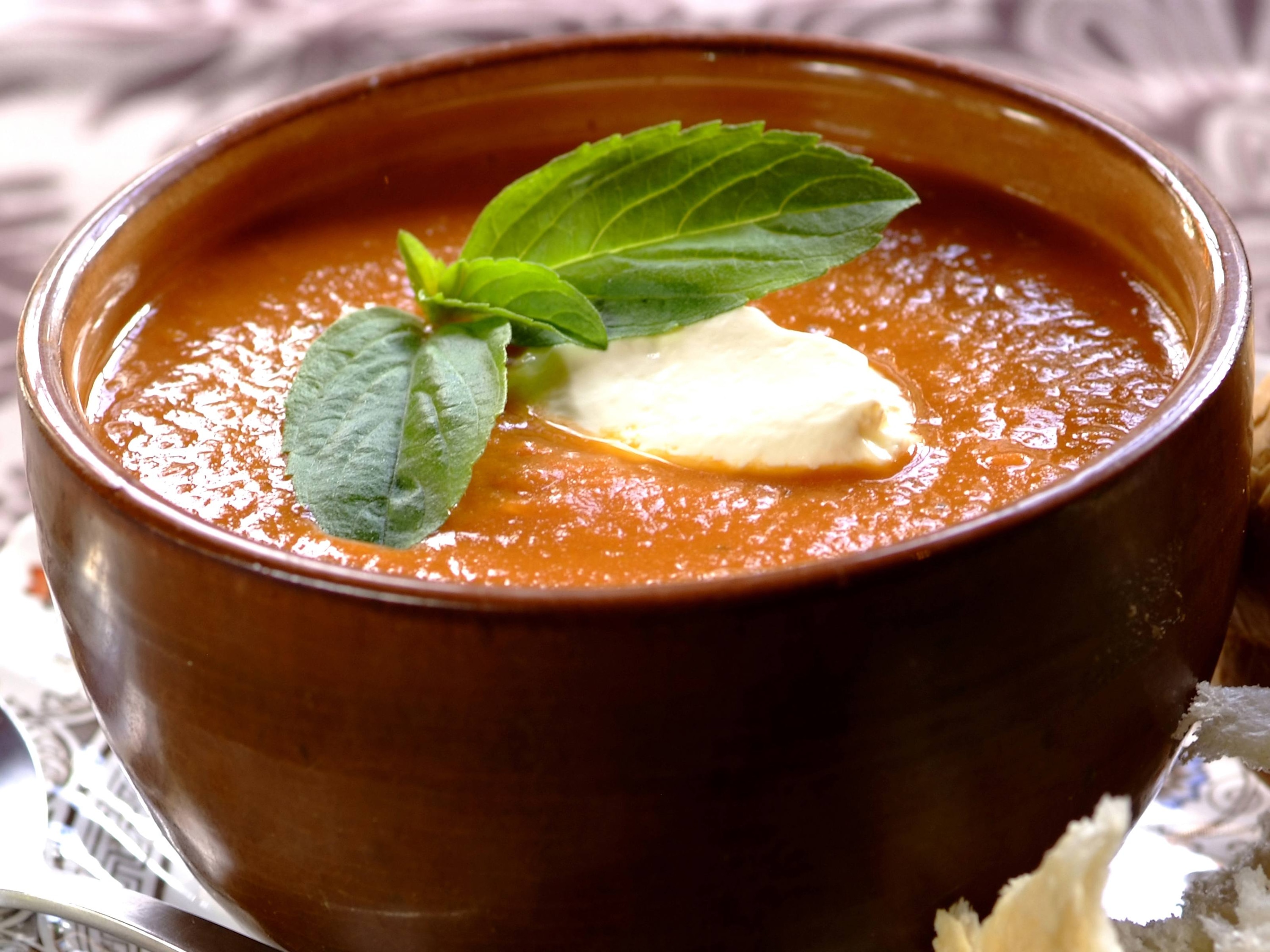 basil and tomato soup