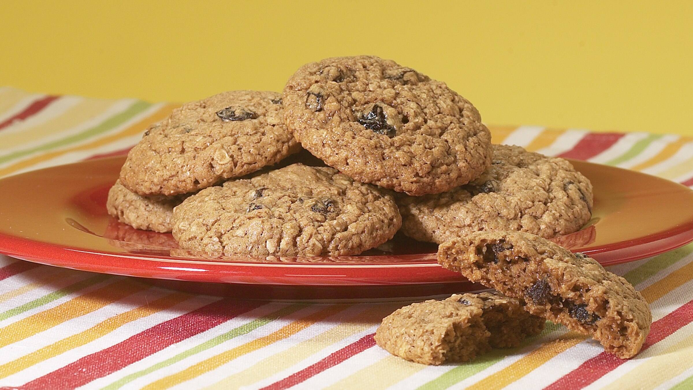Secret Ingredient Moist & Chewy Oatmeal Cookies