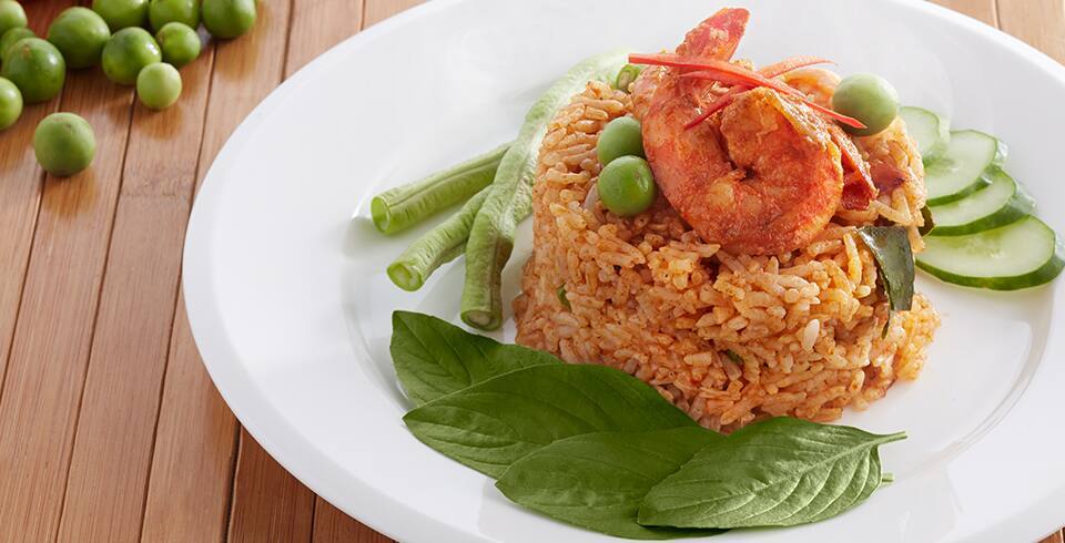 ข้าวผัดพริกแกงกุ้ง