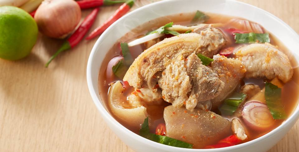 ต้มแซ่บขาหมู