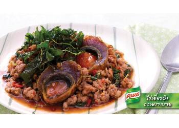 ไข่เยี่ยวม้ากะเพรากรอบ