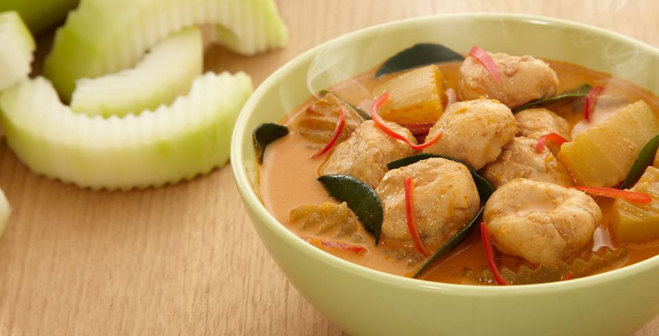 แกงเผ็ดฟักลูกชิ้นปลากราย