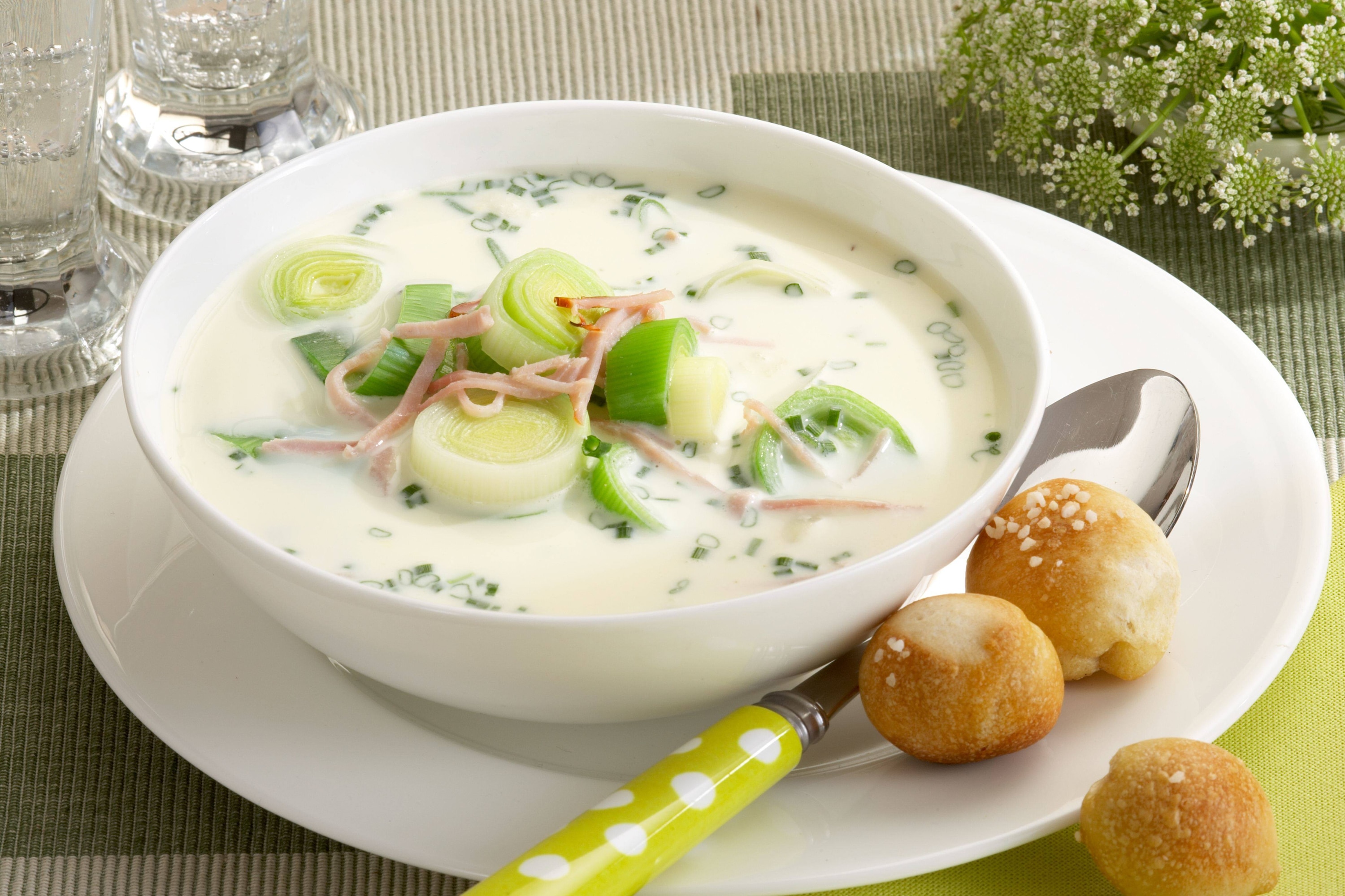 Knorr - Spargel-Lauch-Suppe mit Schinken