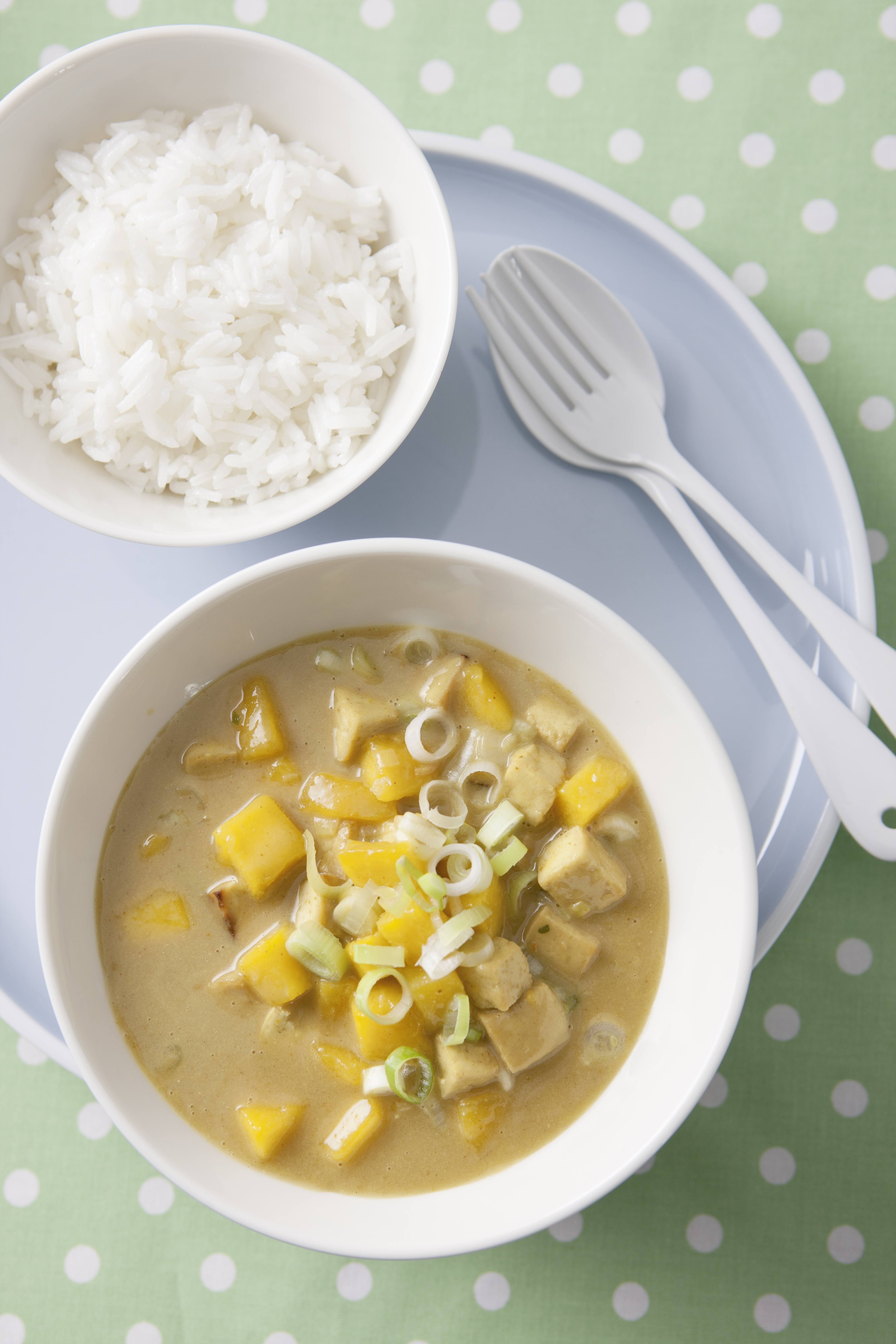 Knorr - Veganes Tofu-Curry mit Erdnusscreme und Mango