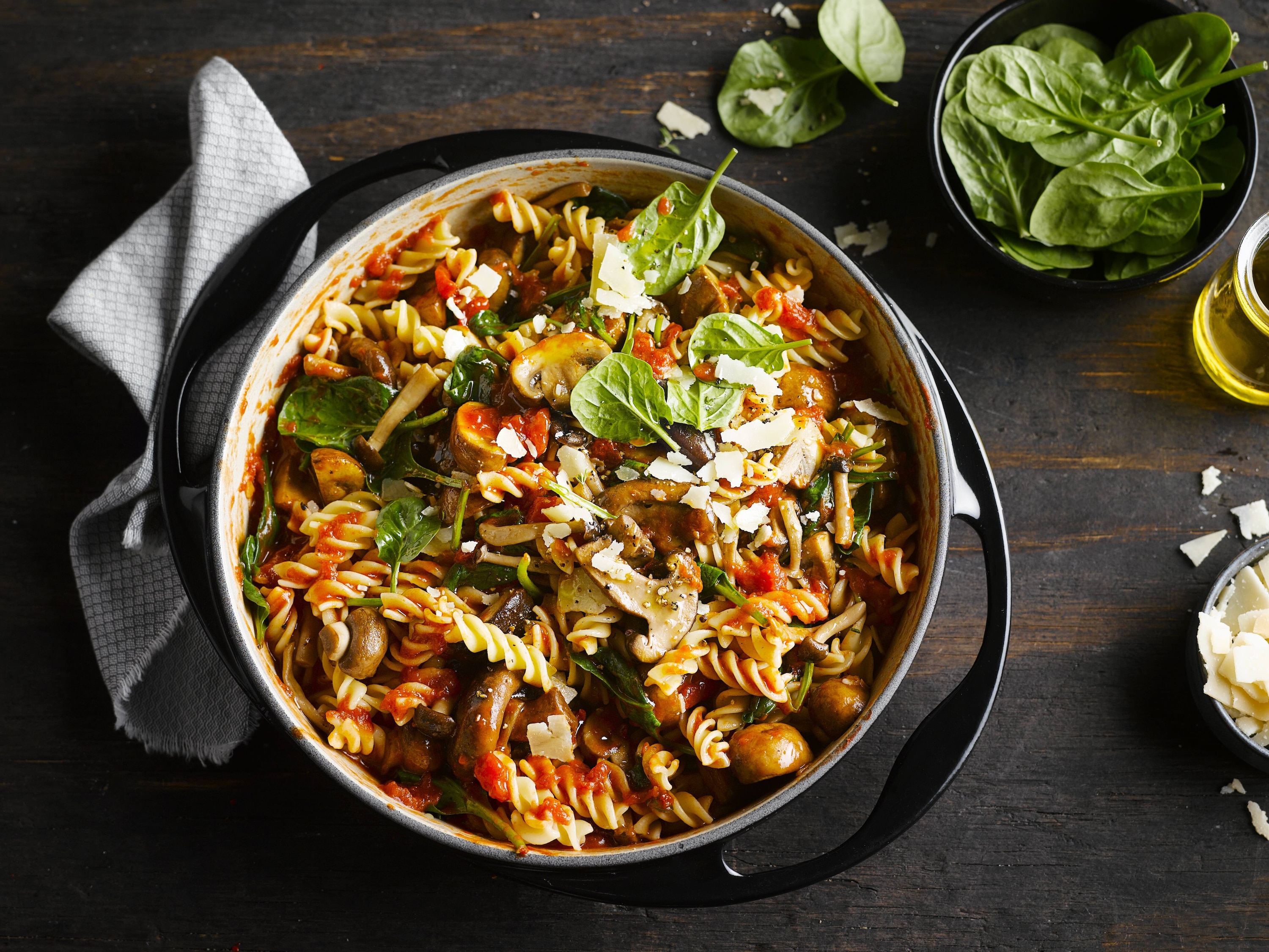 One pot mushroom ragout with fusilli and spinach