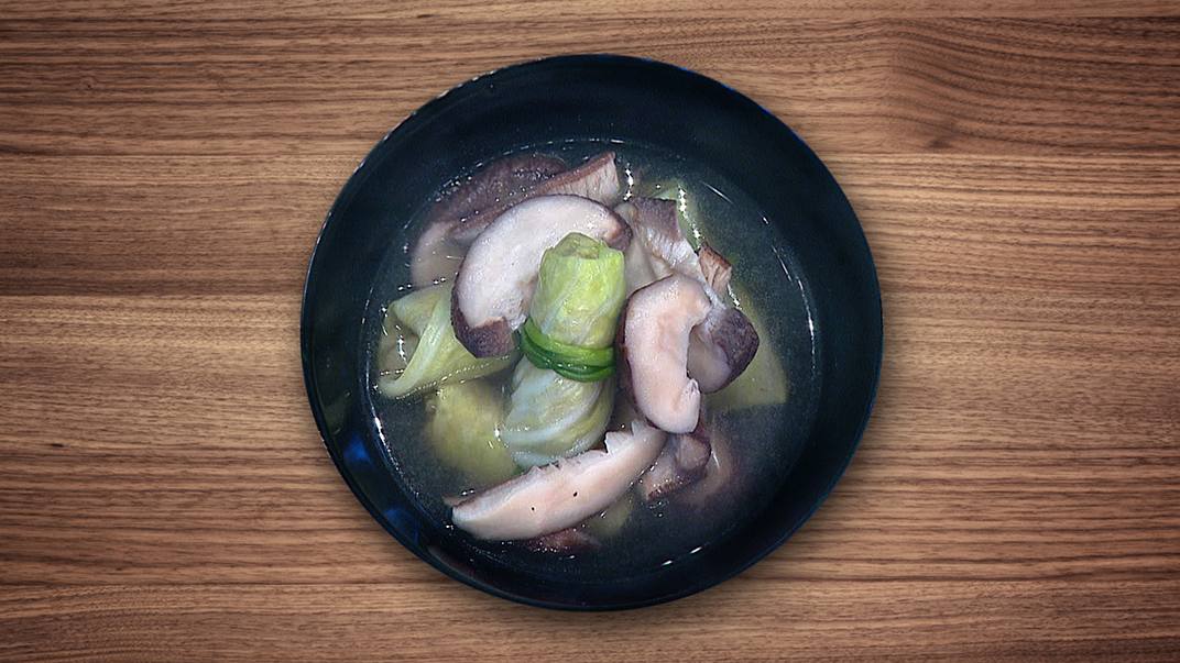 บะหมี่เห็ดหอมกะหล่ำปลียัดไส้