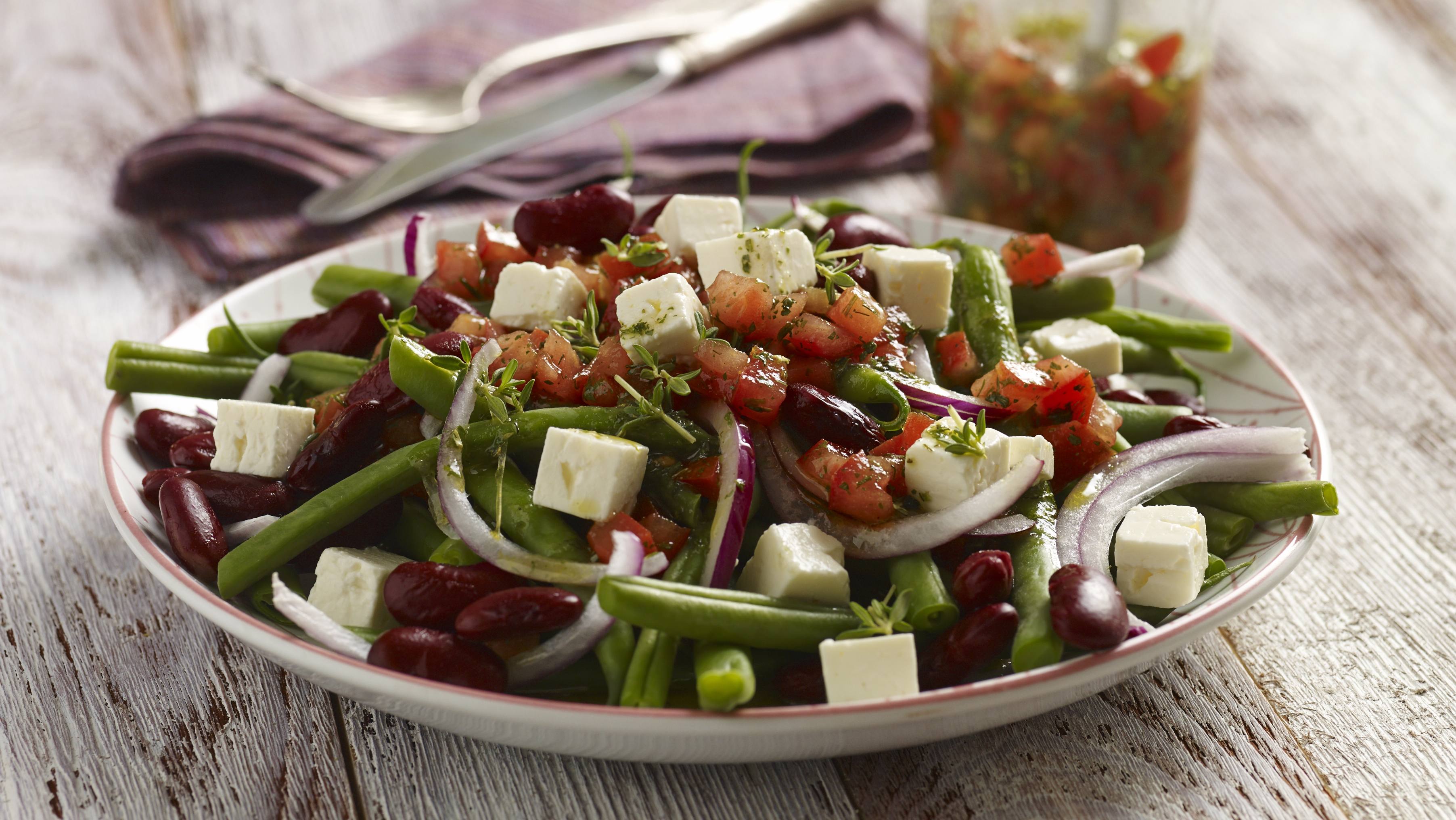 Ensalada de judías verdes, tomate y queso feta