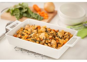 Pasta bake with chicken and spinach