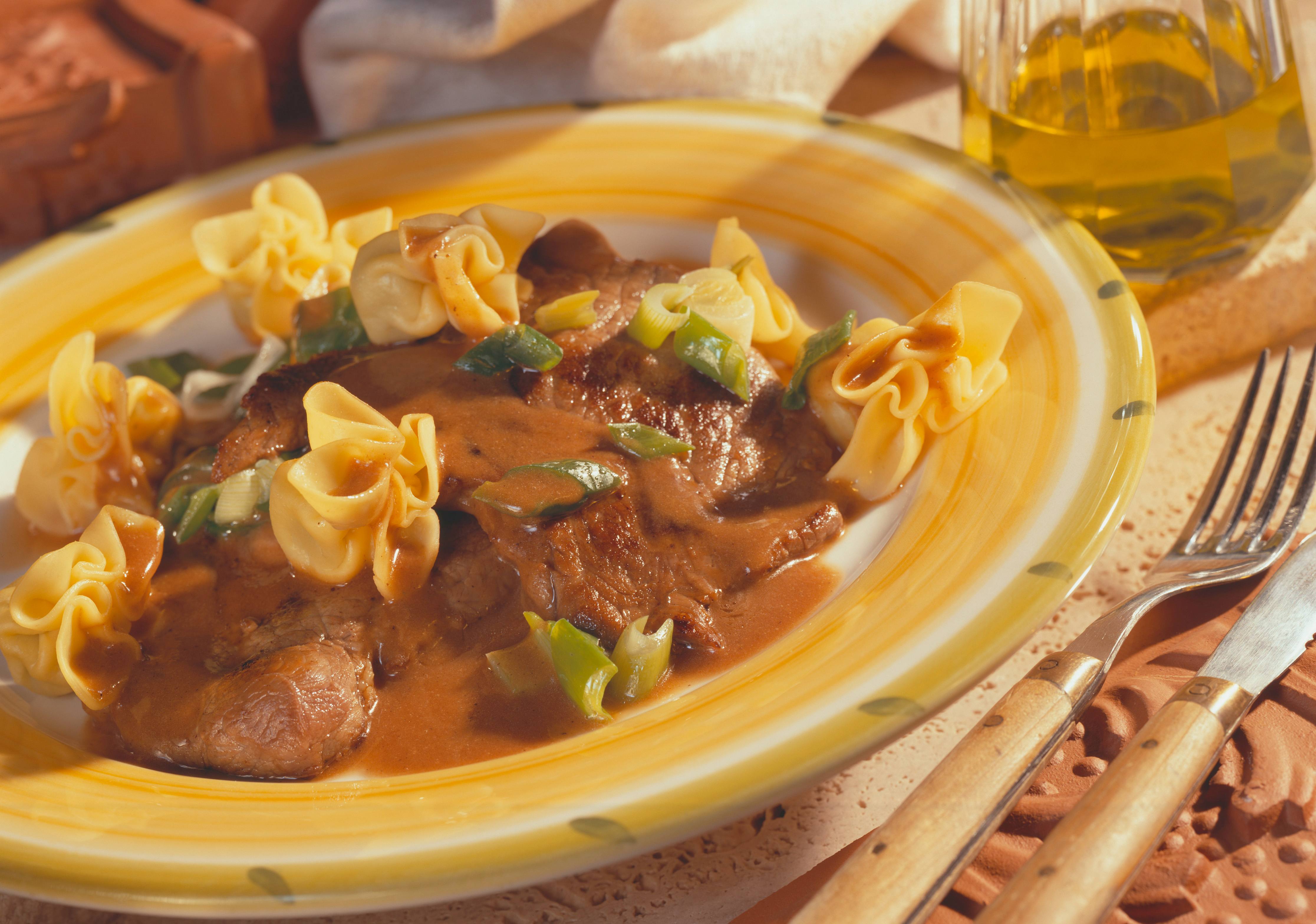 Knorr - Kalbsschnitzel mit Gemüse-Weinsauce