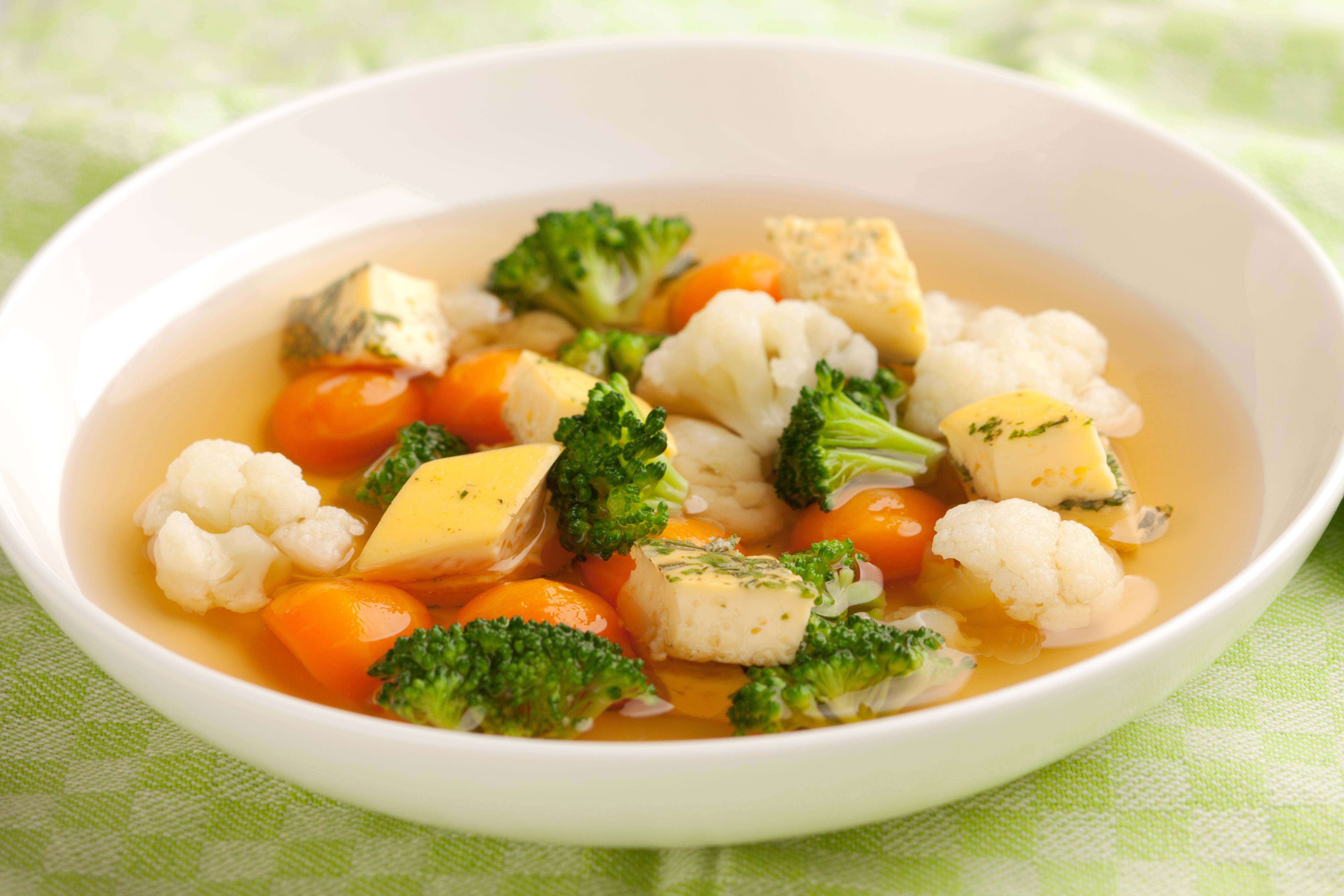 Knorr - Rindsuppe mit Gemüse und Eierstich