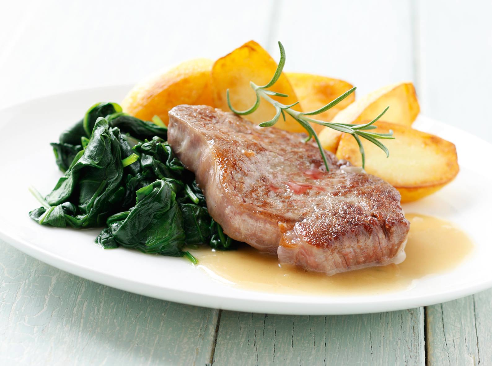Knorr - Beiriedschnitte mit Weißwein-Rosmarinsaftl