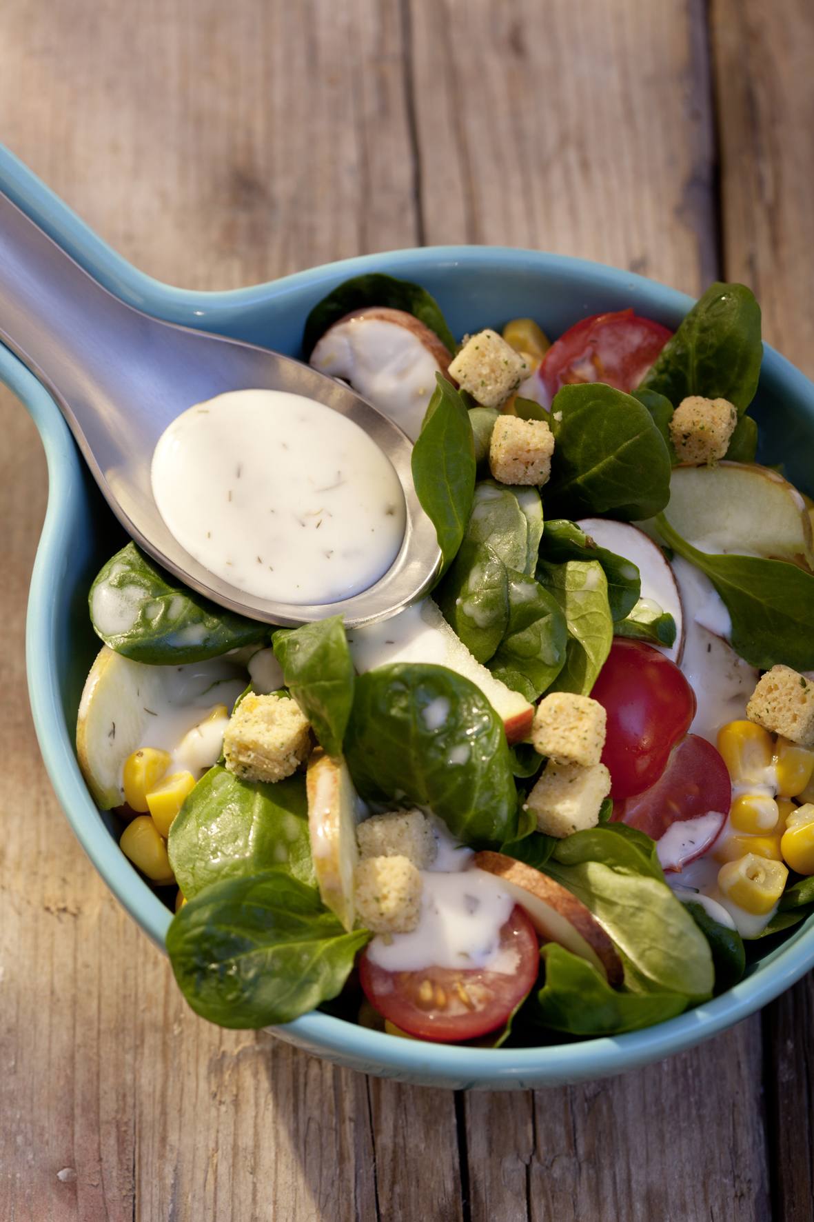 Knorr - Knackiger Salat mit Kräuter-Knoblauch-Dressing von Knorr