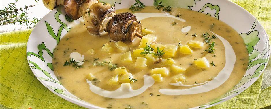 Knorr - Erdäpfel-Waldpilzsuppe mit Champignonspießen