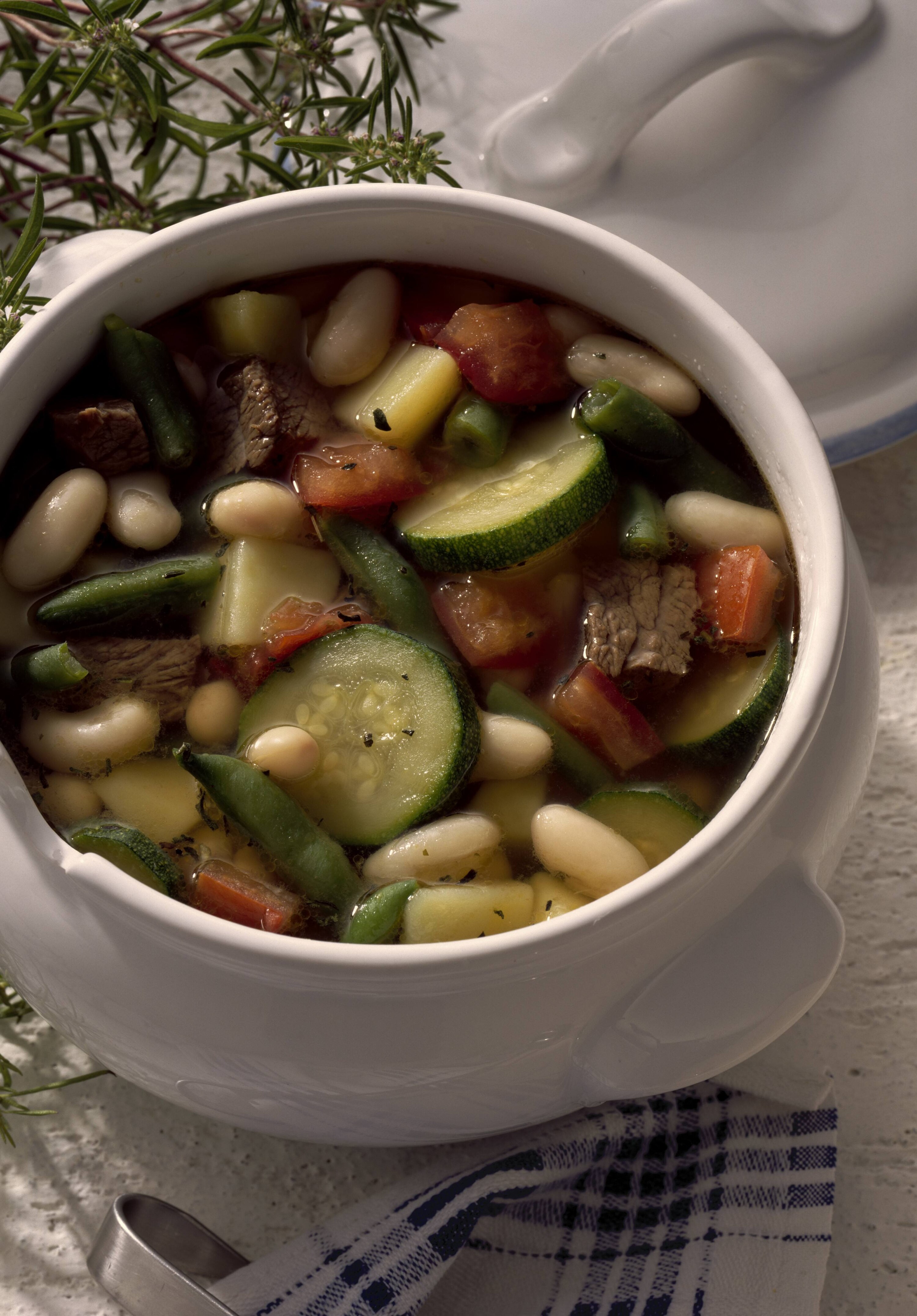 Knorr - Bohnen-Fleisch-Eintopf mit Zucchini, Fisolen und Tomaten