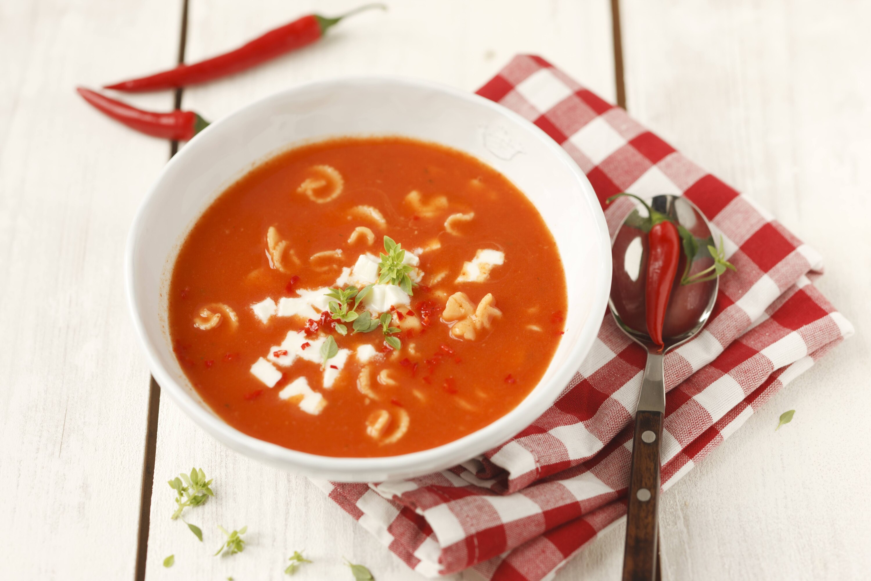Knorr - Tomatencremesuppe mit Chili und Mozzarella