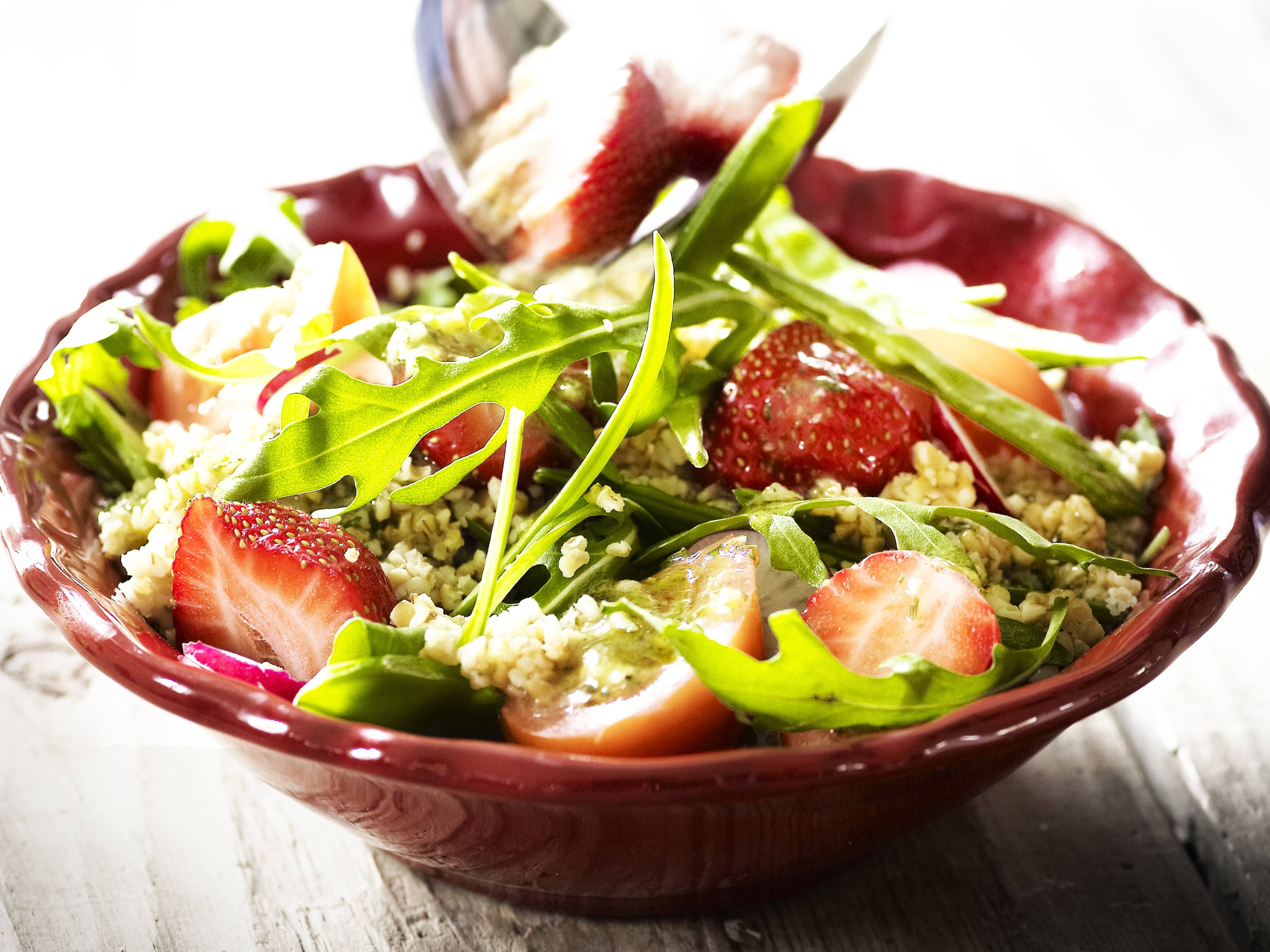 Sommer salat med jordbær