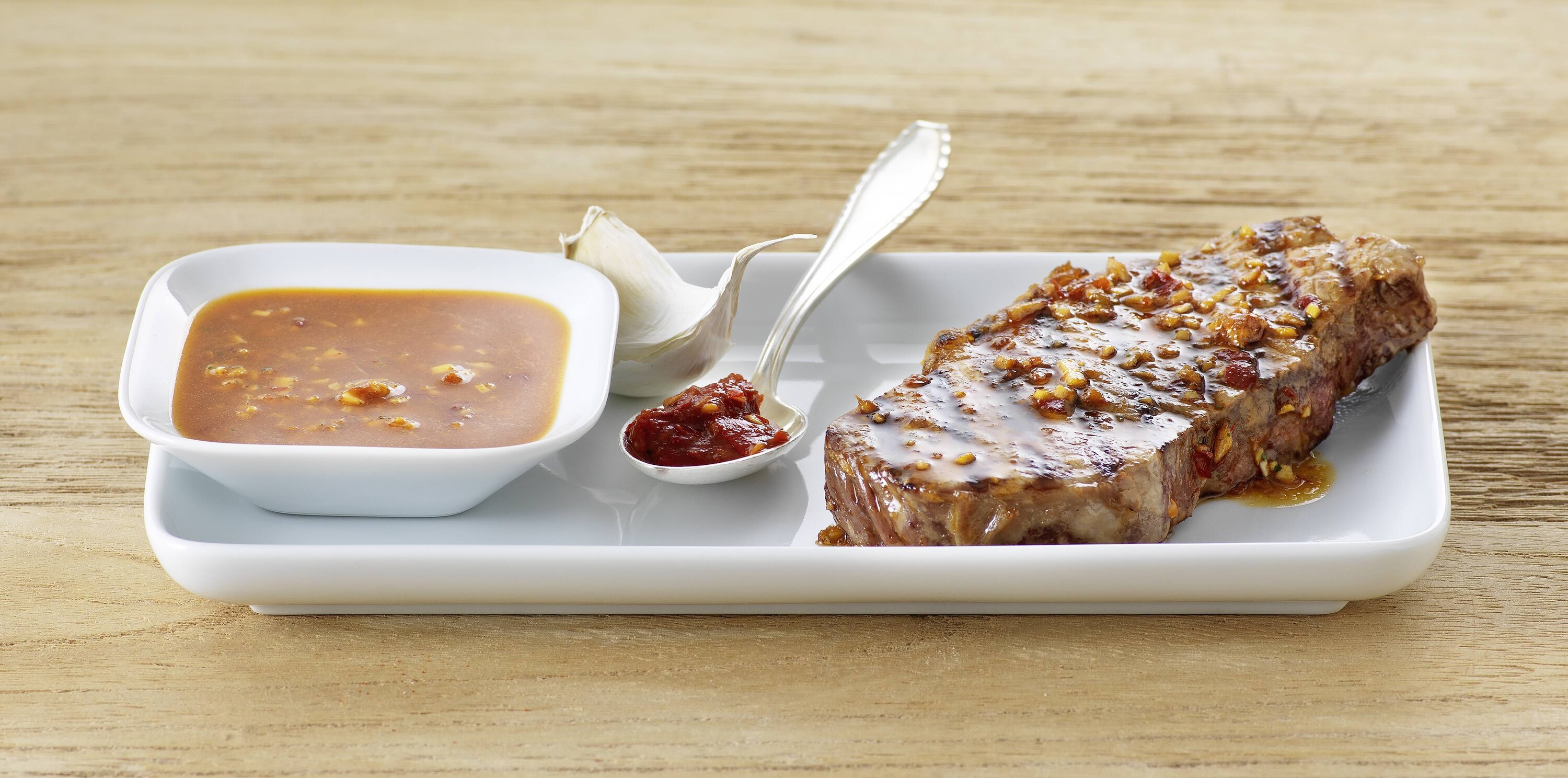 Knorr - Asiatische Sesam-Marinade mit Ingwer und Sambal Oelek für Rindfleisch