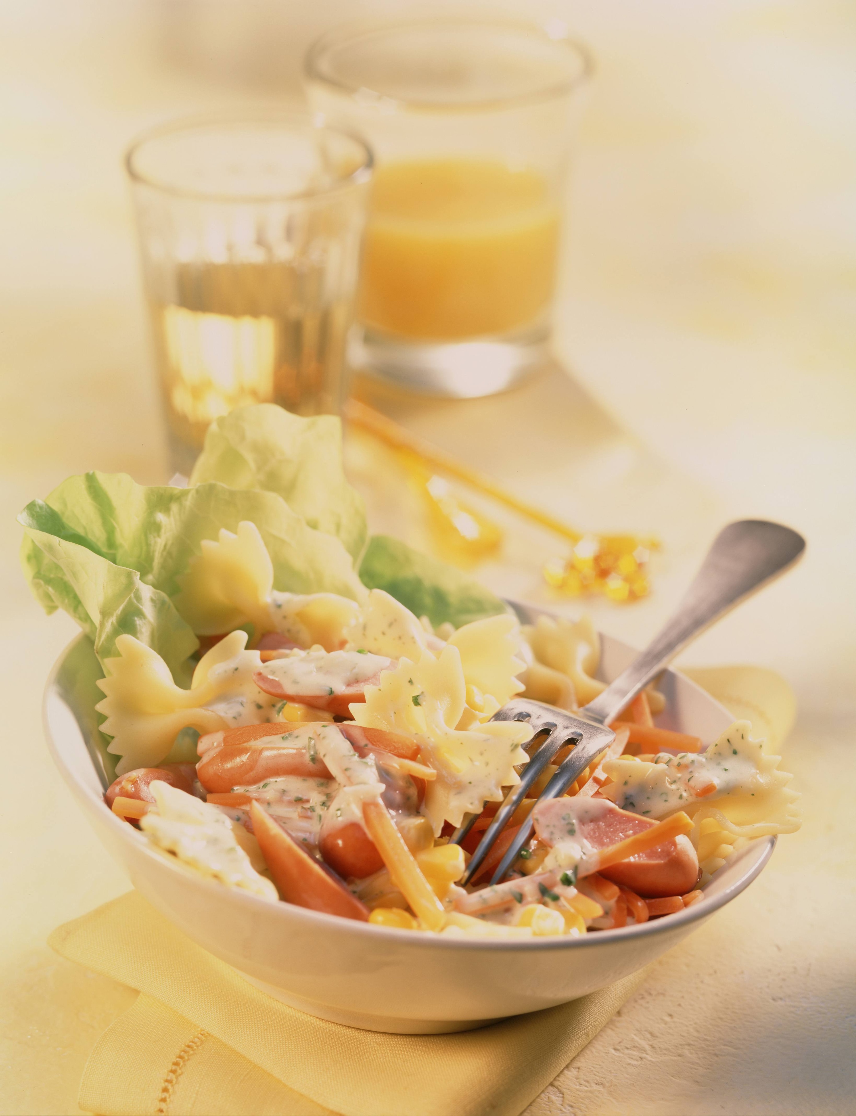 Kuner - Bunter Nudelsalat mit Gemüse und Oliven