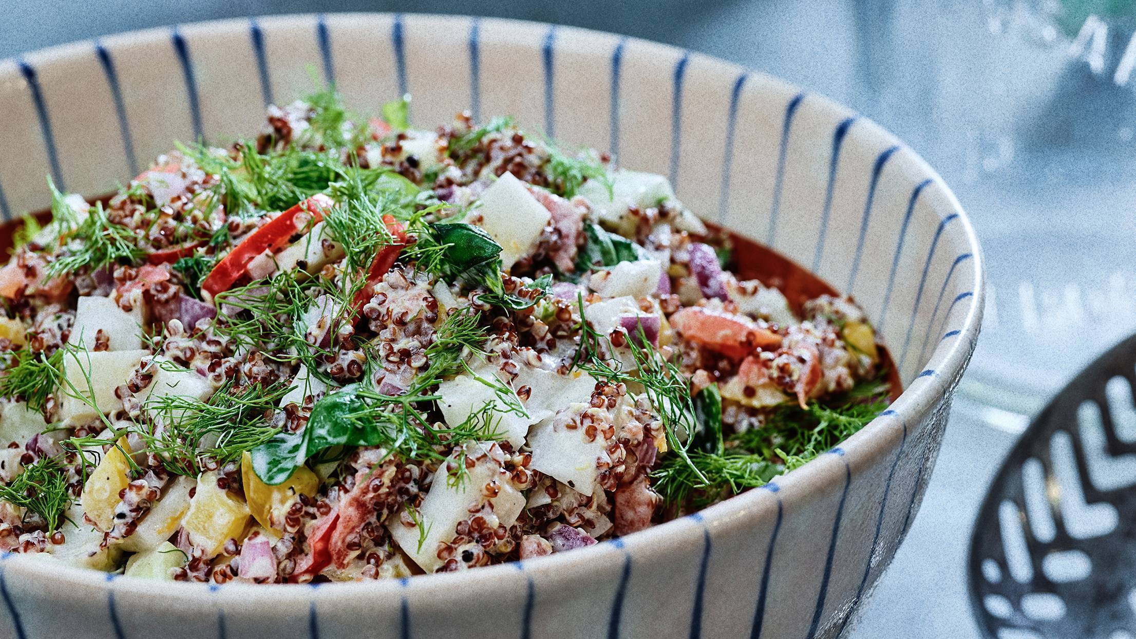 Recetas (12) Ensalada en un plato con vegeales
