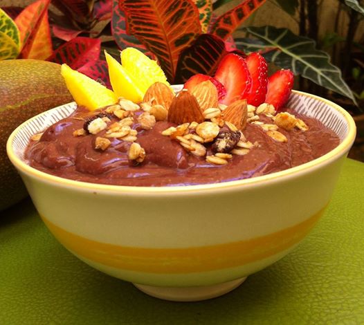 Creme de Açaí com Quinua e Frutas