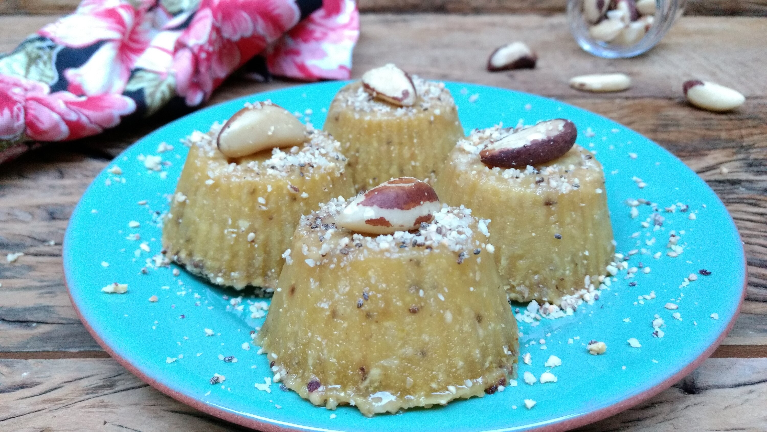 Quindim de Mandioca com Chia e Castanhas