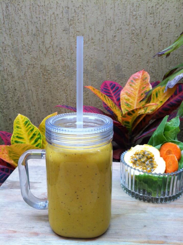 Smoothie Funcional de Frutas Amarelas com Aveia 5 Minutes  recipe