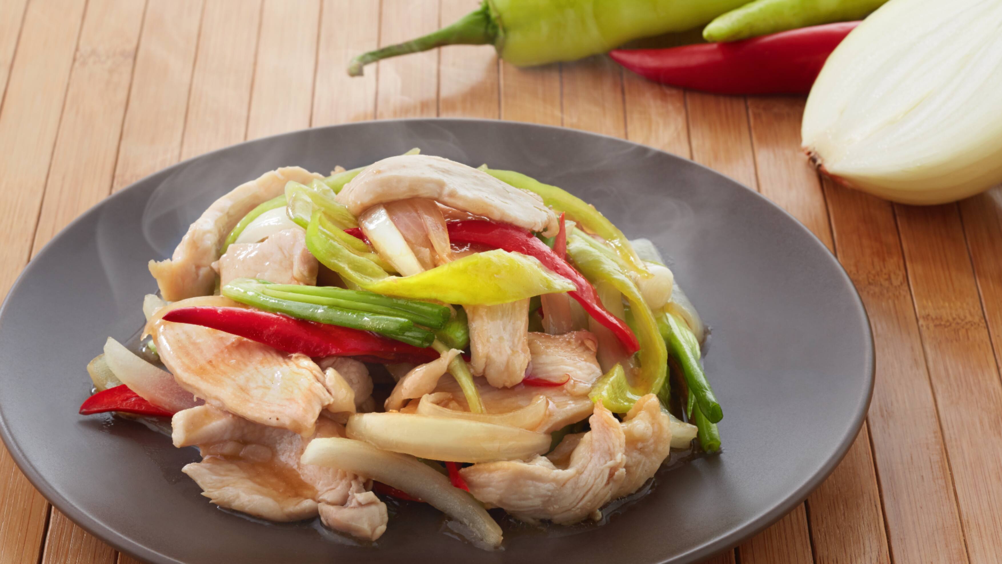 ไก่ผัดพริกสด