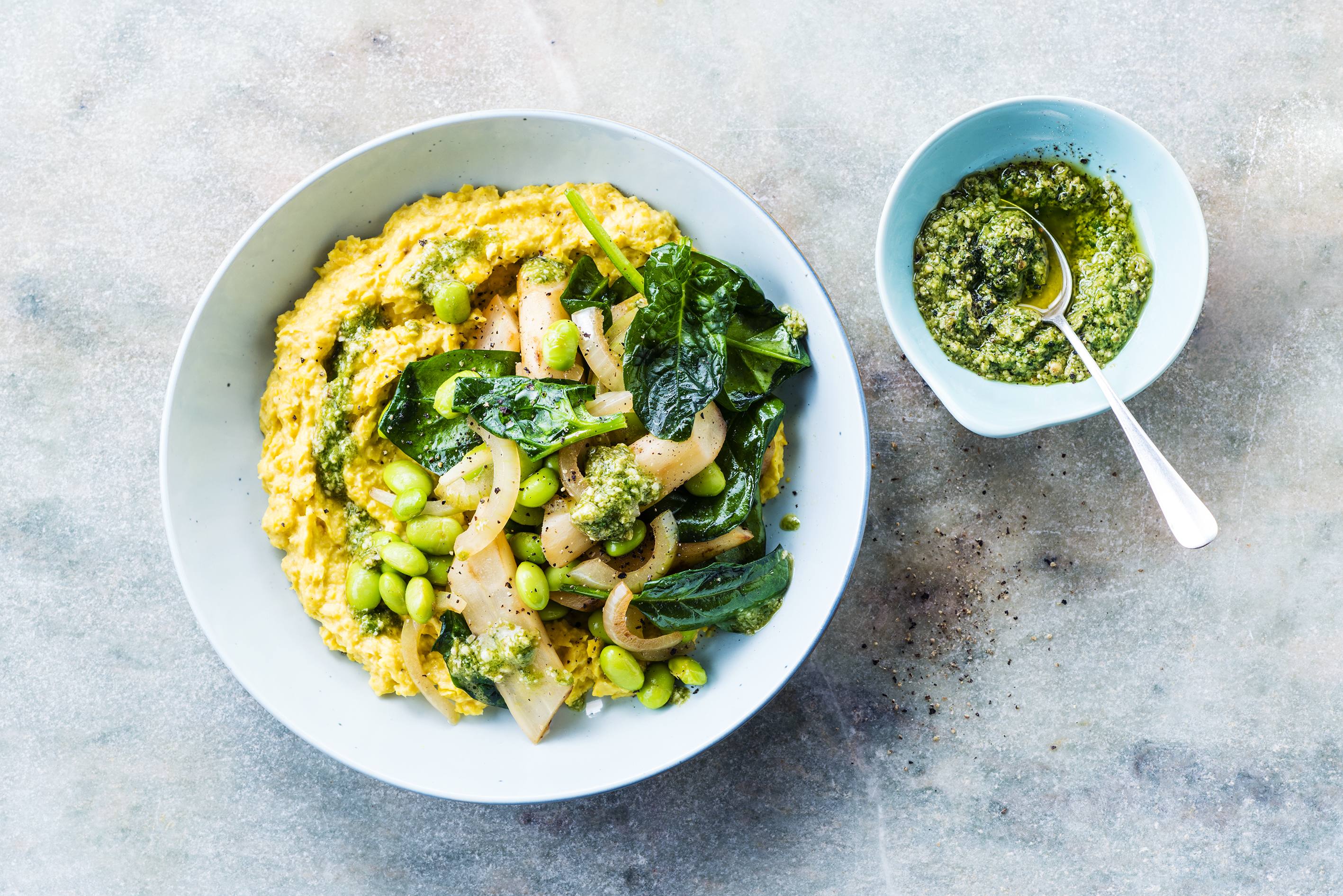 Knorr - Mais-Polenta mit gerösteten Schwarzwurzeln und Grünkohlpesto