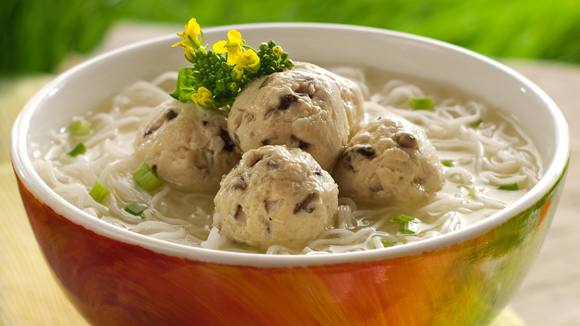 冬菇雞肉丸湯米粉