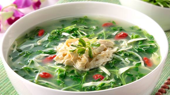 鮮竹翡翠豆苗雞湯