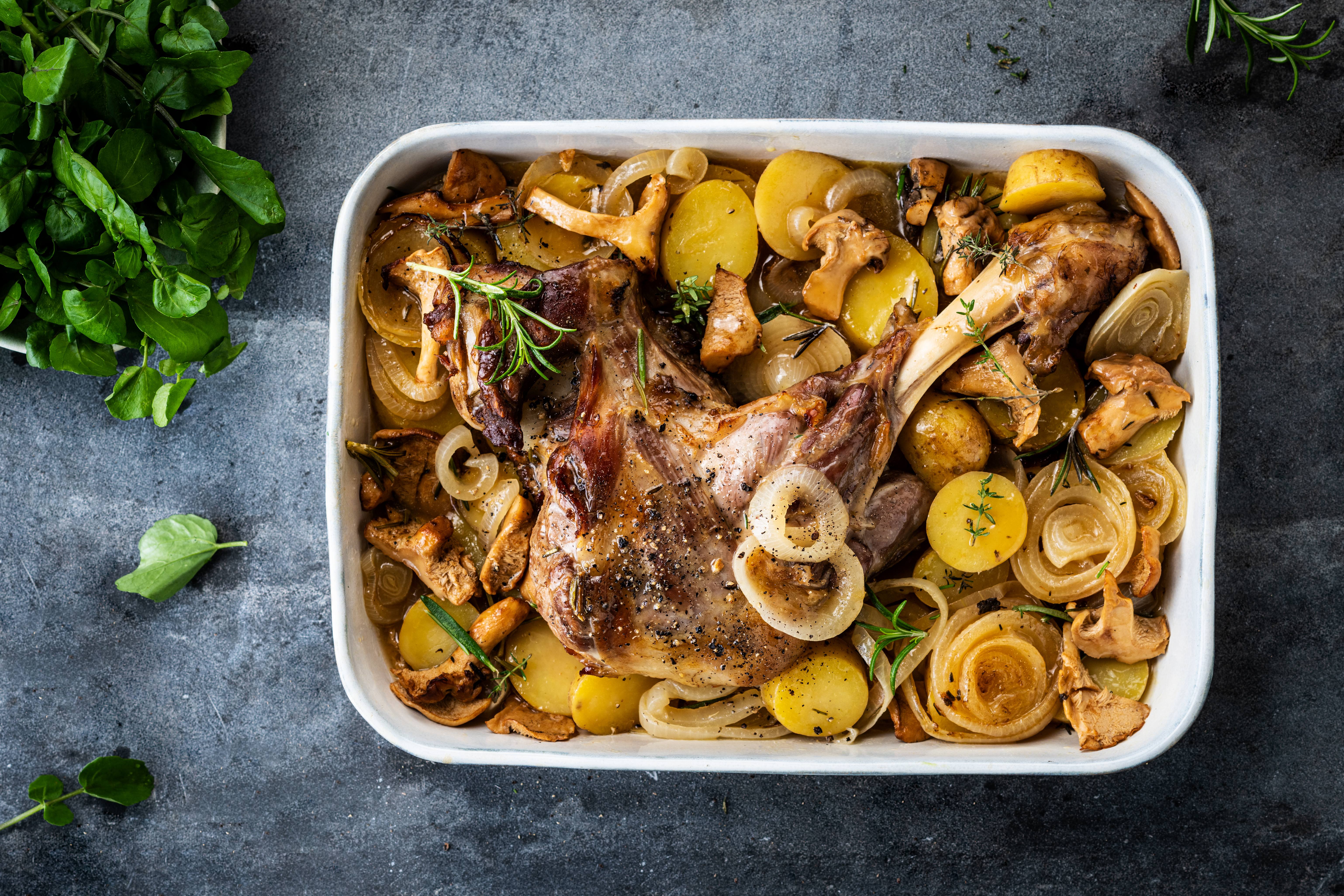 Knorr - Gebratene Lammschulter mit Kartoffeln