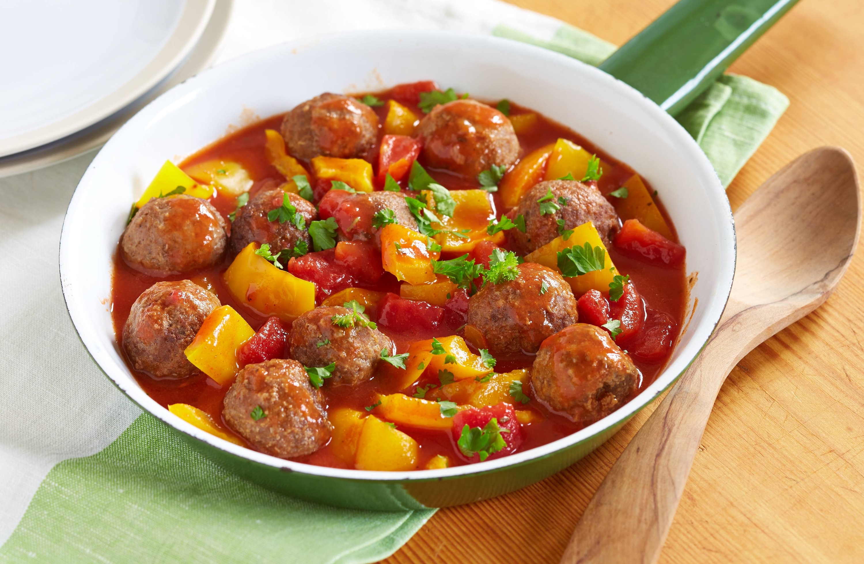 The Vegetarian Butcher - Vegetarische Ohne-Hick-Hack Bällchen in Tomaten-Chili-Sauce 25 Minuten  recipe