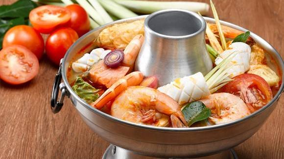 TOM YAM STEAMBOAT SOUP