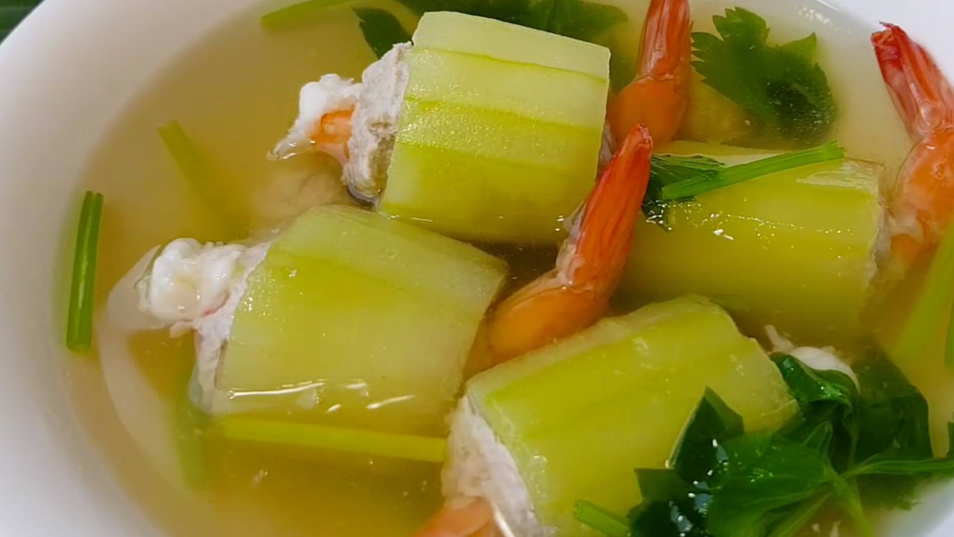แกงจืดแตงกวายัดไส้กุ้งเด้งหมูสับ